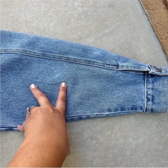 Vintage Guess 90s Denim Jean Jacket Blue Trucker Style Crop - Picture 11 of 15